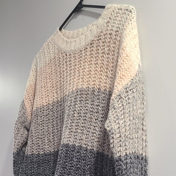 American Eagle women's knit sweater. Beautiful soft colours - Picture 2 of 3